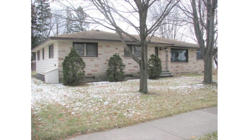 1817 Welsby Avenue Stevens Point, WI 54481 by Re/Max Central $265,000