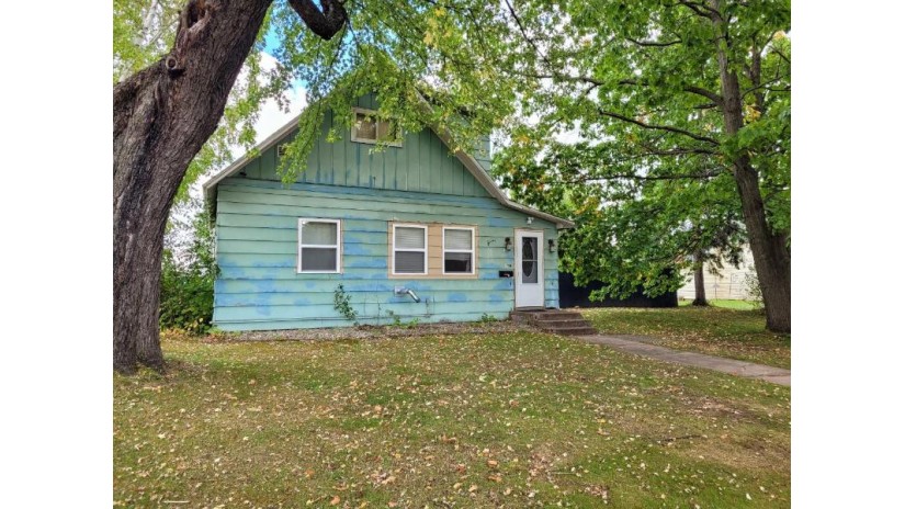175 Argyle Ave N Phillips, WI 54555 by Re/Max New Horizons Realty Llc $89,900