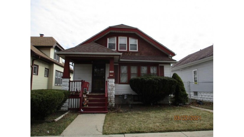 3846 N 22nd St Milwaukee, WI 53206-1934 by First Weber Inc - Brookfield $55,000