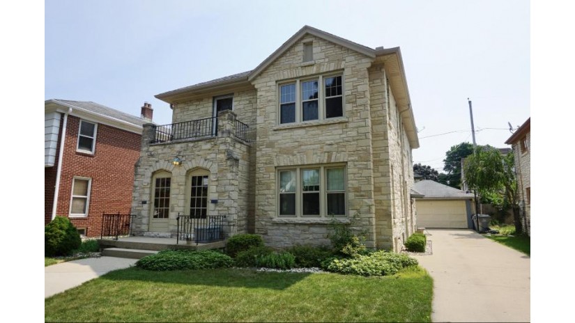 2772 N 70th St 2774 Milwaukee, WI 53210 by Milwaukee Flat Fee Homes $319,900