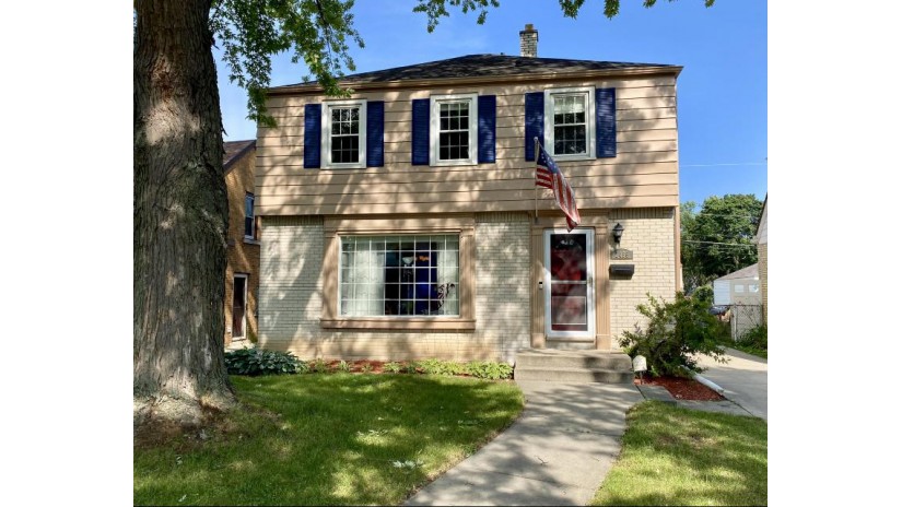 2456 N 86th St Wauwatosa, WI 53226 by Lake Country Flat Fee $334,900