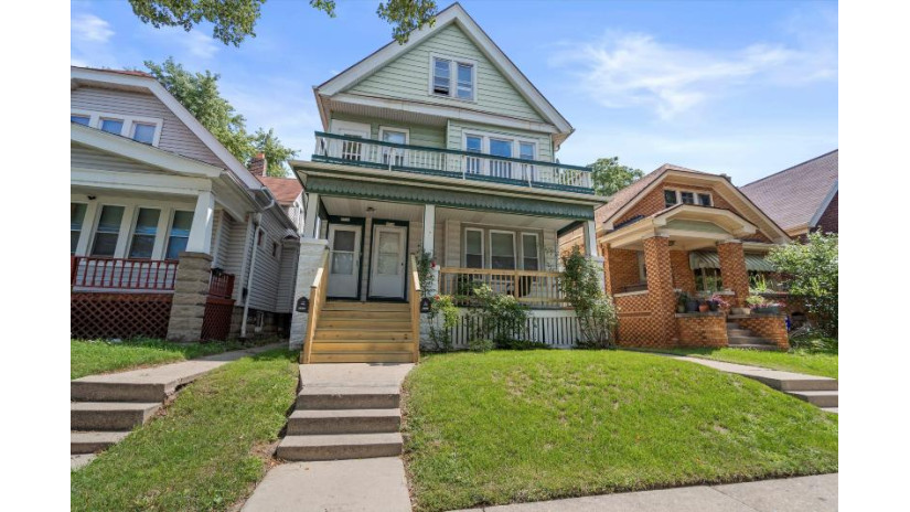 2916 S 15th St 2918 Milwaukee, WI 53215 by Keller Williams Realty-Milwaukee North Shore $219,900