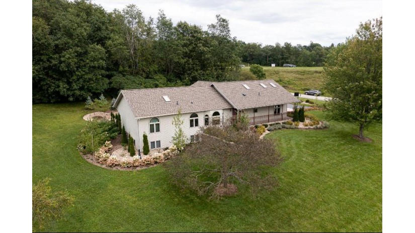 E7246 Oak Knoll Dr Viroqua, WI 54665 by New Directions Real Estate $359,900