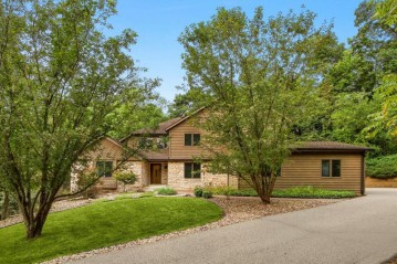 W5548 Eagle Point Dr, Shelby, WI 54601-2481