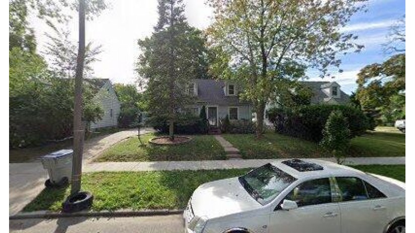 5473 N 52nd St Milwaukee, WI 53218-3314 by Bayside Real Estate, LLC $69,900
