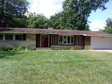 301 Cherry Ave., Kingsford, MI 49802