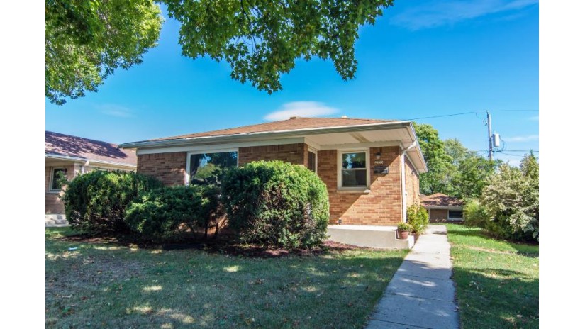 2530 S 66th St Milwaukee, WI 53219 by Buyers Vantage $174,900