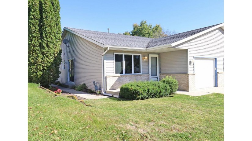 2322 Camelot Blvd Sheboygan, WI 53081 by North Shore Homes-Sheb - nshsheboygan@gmail.com $139,900