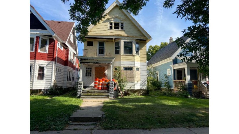 3436 N 15th St 3438 Milwaukee, WI 53206 by Realty Among Friends, LLC $5,656