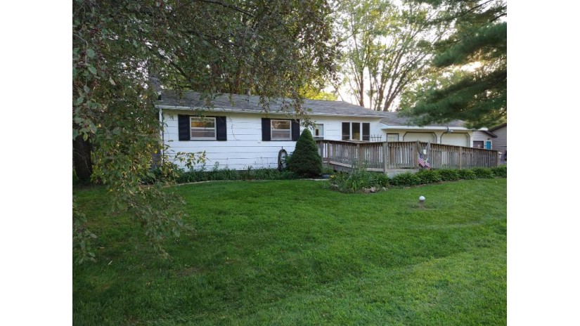 W8335 Woodview Dr W8332 NORTH SHORE DR Onalaska, WI 54650 by Harlan Hein & Associates/Home Sellers 1% $179,900