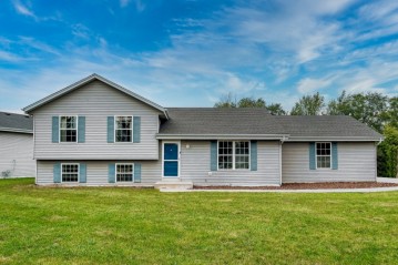 164 E Fairfield Dr, Oak Creek, WI 53154-5100