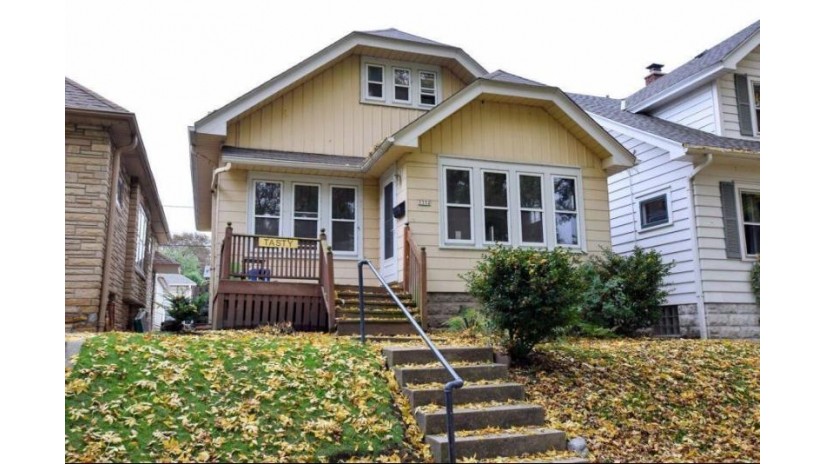 3352 S New York Ave Milwaukee, WI 53207 by Wave Realty $249,900