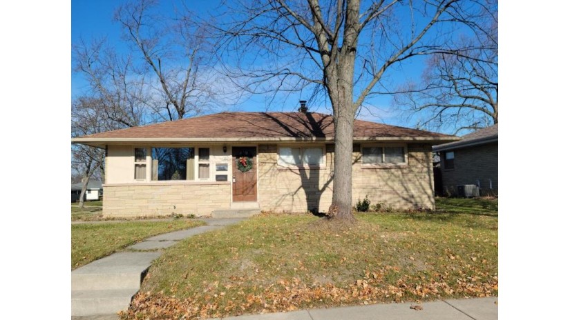 7446 W Morgan Ave Milwaukee, WI 53220-1128 by First Weber Inc - Brookfield $179,900