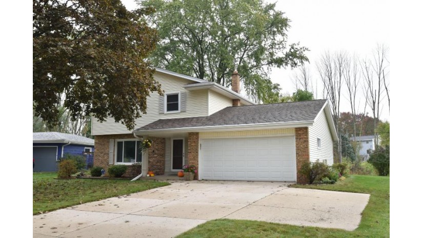 1550 Parkway Dr Port Washington, WI 53074 by Hillcrest Realty $274,900