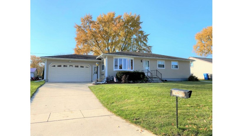 1302 Valview Ct Watertown, WI 53098 by Homes By Patti Jo $225,900