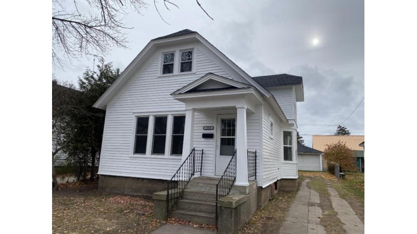 1311 23rd Ave Menominee, MI 49858 by Broadway Real Estate $89,900