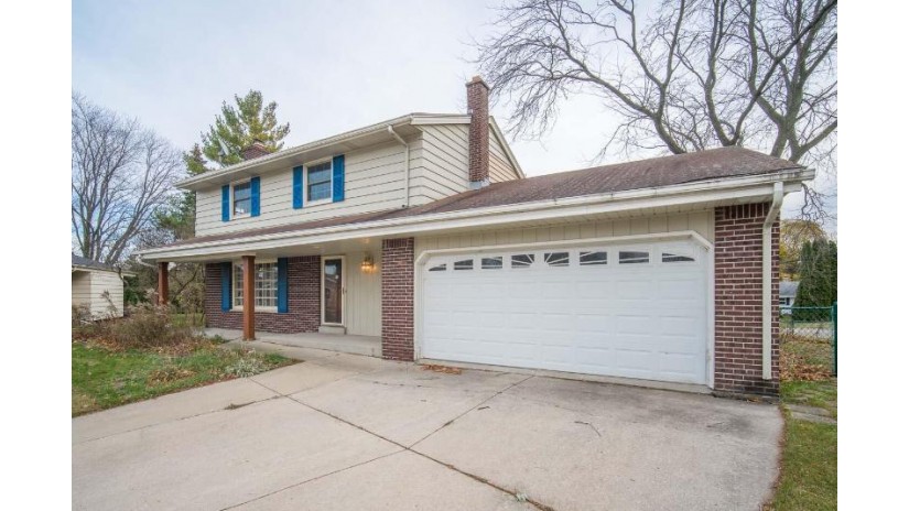 1508 Meadow Ct Port Washington, WI 53074-1113 by RE/MAX Realty Pros~Milwaukee $213,200