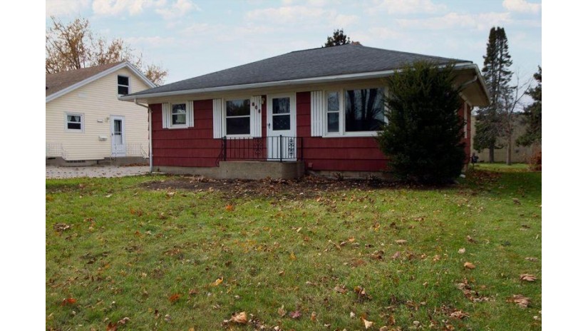 808 Grove St Beaver Dam, WI 53916 by Homestead Realty, Inc $135,000