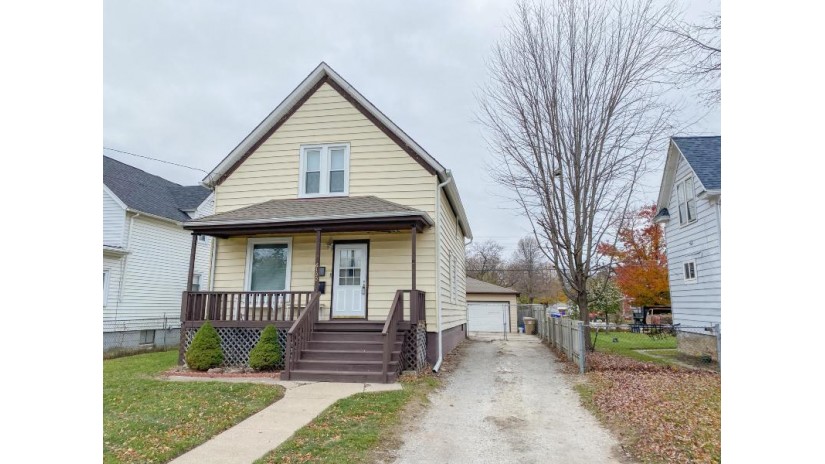 6100 32nd Ave Kenosha, WI 53142 by RE/MAX ELITE $149,900