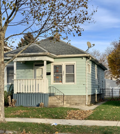 1011 Arthur Ave, Racine, WI 53405-2403