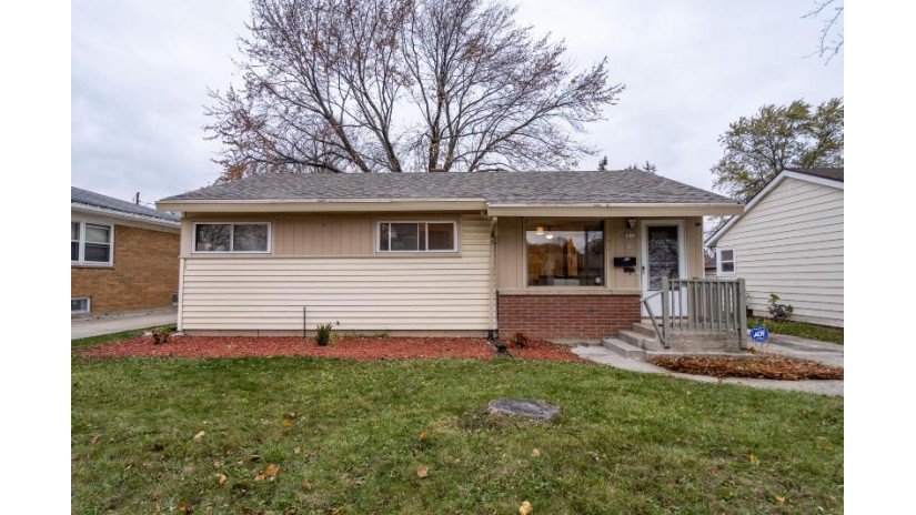 8616 W Ruby Ave Milwaukee, WI 53225-5131 by Keller Williams Realty-Milwaukee North Shore $155,000
