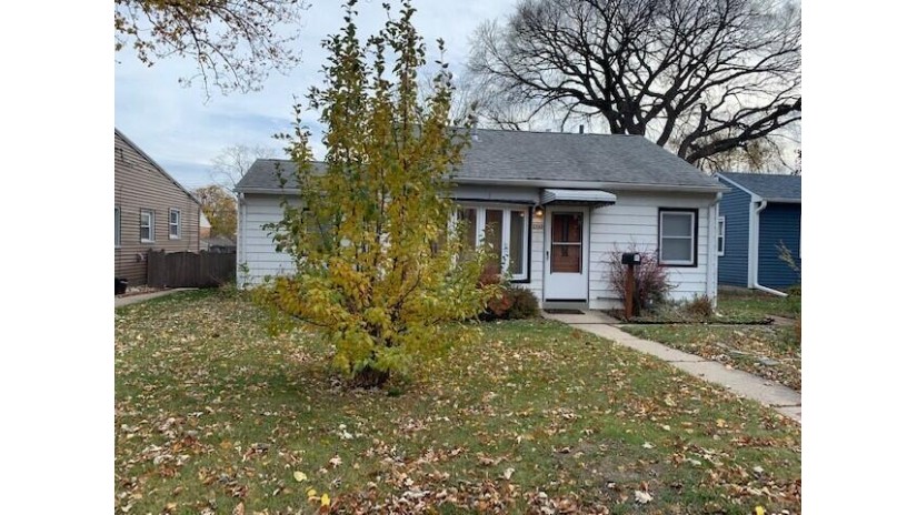 2740 S 50th St Milwaukee, WI 53219 by Realty Executives - Elite $129,900