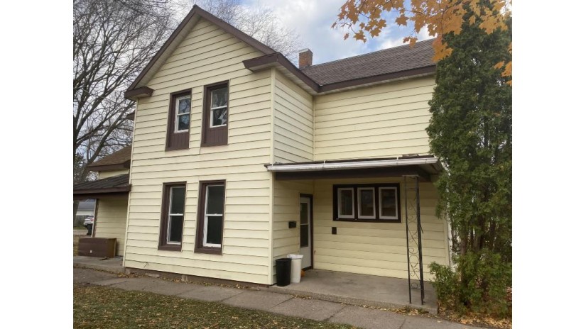 1116 10th St S La Crosse, WI 54601 by eXp Realty LLC $134,900