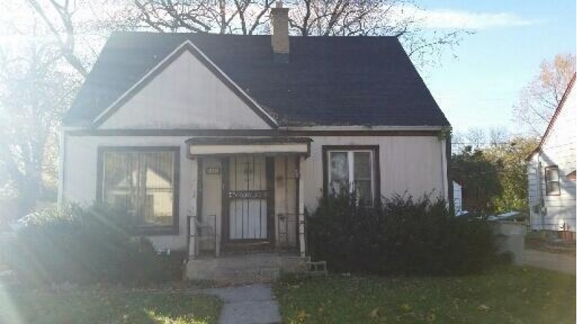 5311 N 55th St Milwaukee, WI 53218 by Ogden & Company, Inc. $92,500