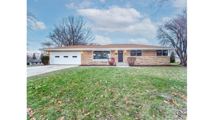 11010 W Glendale Ave Wauwatosa, WI 53225 by Rich Hickles Real Estate $329,900