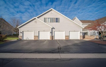 2140 Pine Ridge Ct D, Grafton, WI 53024-3102