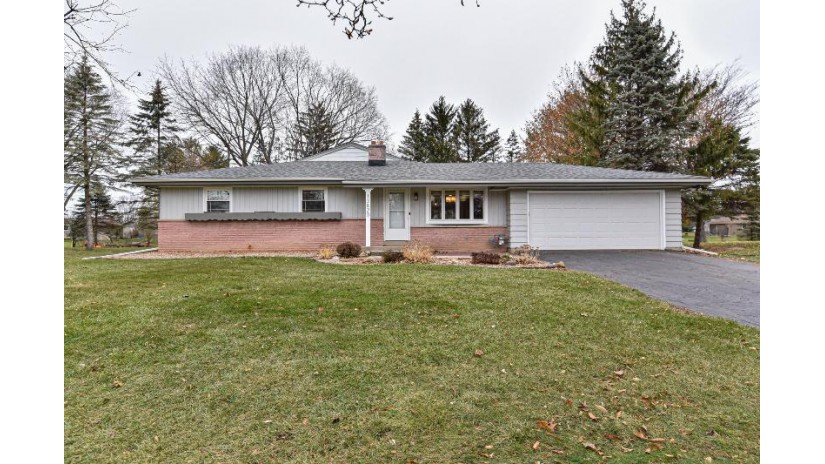 S67W13820 Hardwicke Pl Muskego, WI 53150 by RE/MAX Liberty $365,000