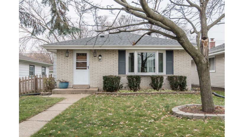 4611 S 50th St Greenfield, WI 53220 by Shorewest Realtors $230,000