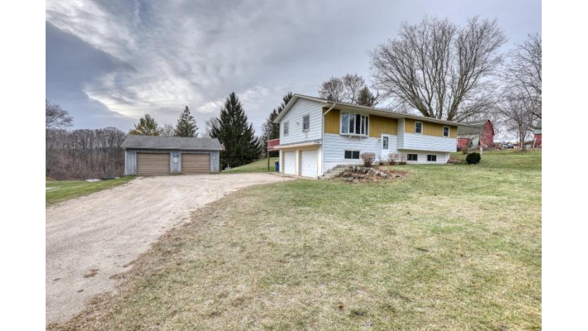 857 E Newark Dr Trenton, WI 53090 by Exit Realty Results $245,000