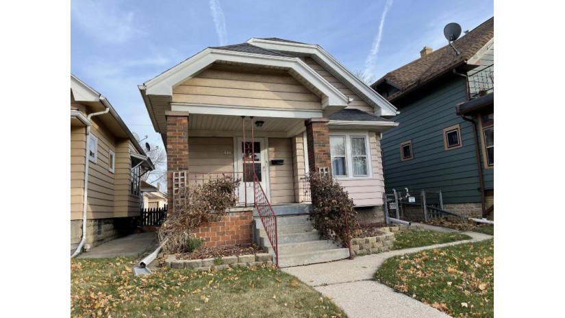 2060 S 71st St West Allis, WI 53219-1203 by Lannon Stone Realty LLC $175,000