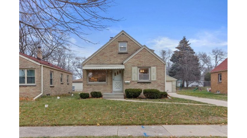 226 W Van Norman Ave Milwaukee, WI 53207 by Mahler Sotheby's International Realty $244,900