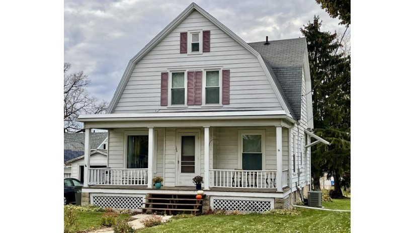108 N Warren St Watertown, WI 53094 by Realty Executives Platinum $149,900