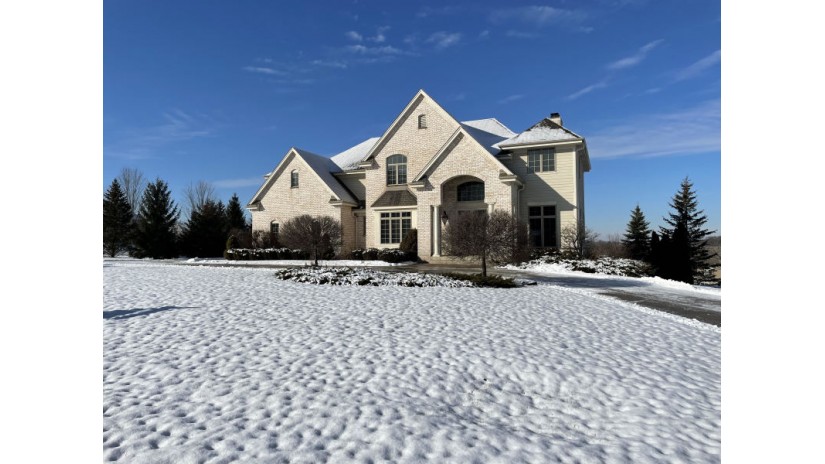 615 Talon Trl Brookfield, WI 53045 by Shorewest Realtors $1,350,000