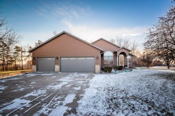 300 Monarch Ln, Holmen, WI 54636-9441