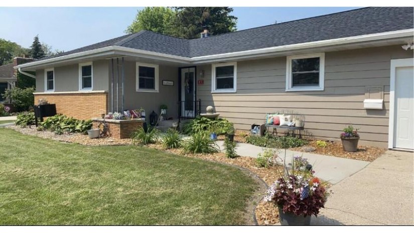 32 S Reserve Ave Fond Du Lac, WI 54935-3740 by Coldwell Banker Realty $207,900