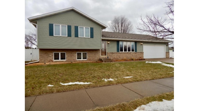 1007 2nd Ave E Holmen, WI 54636 by Berkshire Hathaway HomeServices North Properties $327,900