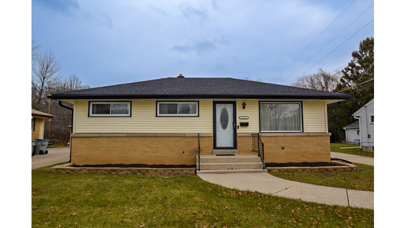 5312 N 87th St Milwaukee, WI 53225 by Shorewest Realtors $159,900