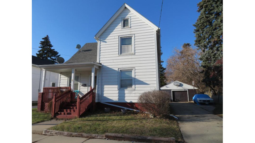 1614 Saint Clair St Racine, WI 53402 by Coldwell Banker Realty -Racine/Kenosha Office $109,000