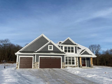 4242 Bridlewood Ct, Richfield, WI 53017