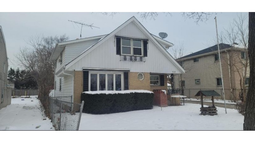 1330 W Holmes Ave Milwaukee, WI 53221 by NON MLS $245,000