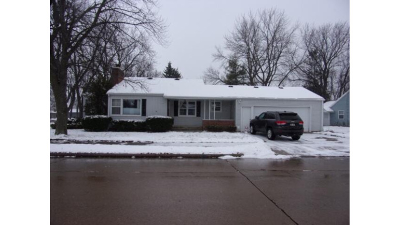 1019 E New York Ave Oshkosh, WI 54901 by NON MLS $129,900