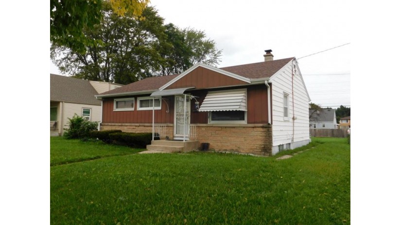 4420 N 52nd St Milwaukee, WI 53218 by RE/MAX Service First $75,000