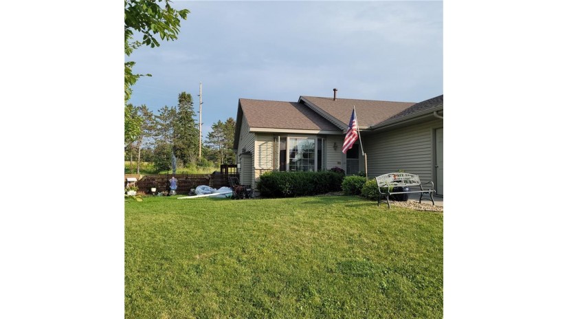 1002 Cheyenne Street Roberts, WI 54023 by Re/Max Synergy River Falls $245,000