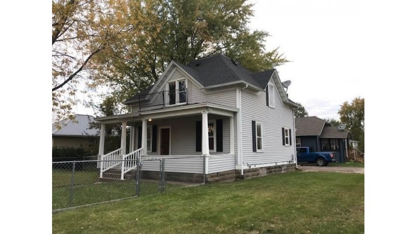 1522 Omaha Street Eau Claire, WI 54703 by Classic Real Estate $144,900