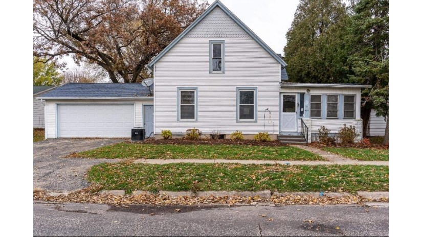 407 W 4th Street Byron, IL 61010 by Re/Max Of Rock Valley $149,900