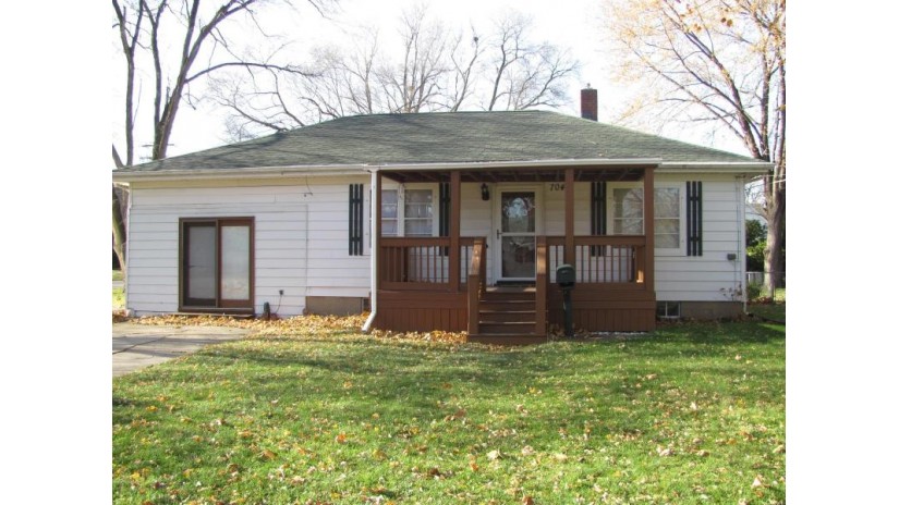 704 Hancock Street Belvidere, IL 61008 by Century 21 Affiliated $119,900